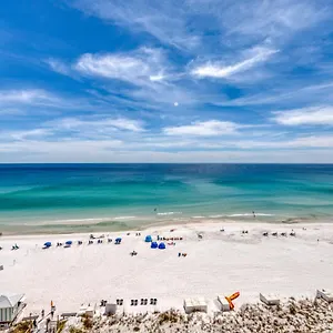 resort-pelican-beach-1205.hotels-destin.com/